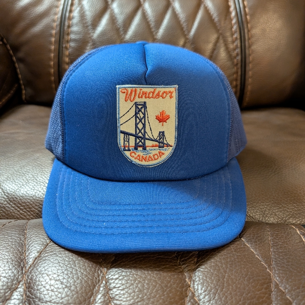 Vintage Men's Blue Windsor Canada Trucker Cap